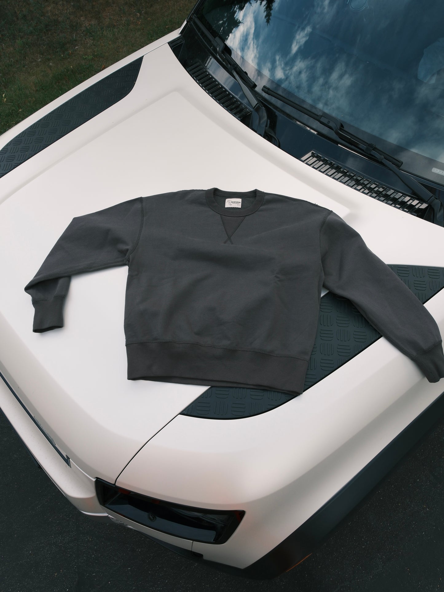 Single-V Crewneck Sweatshirt - Charcoal