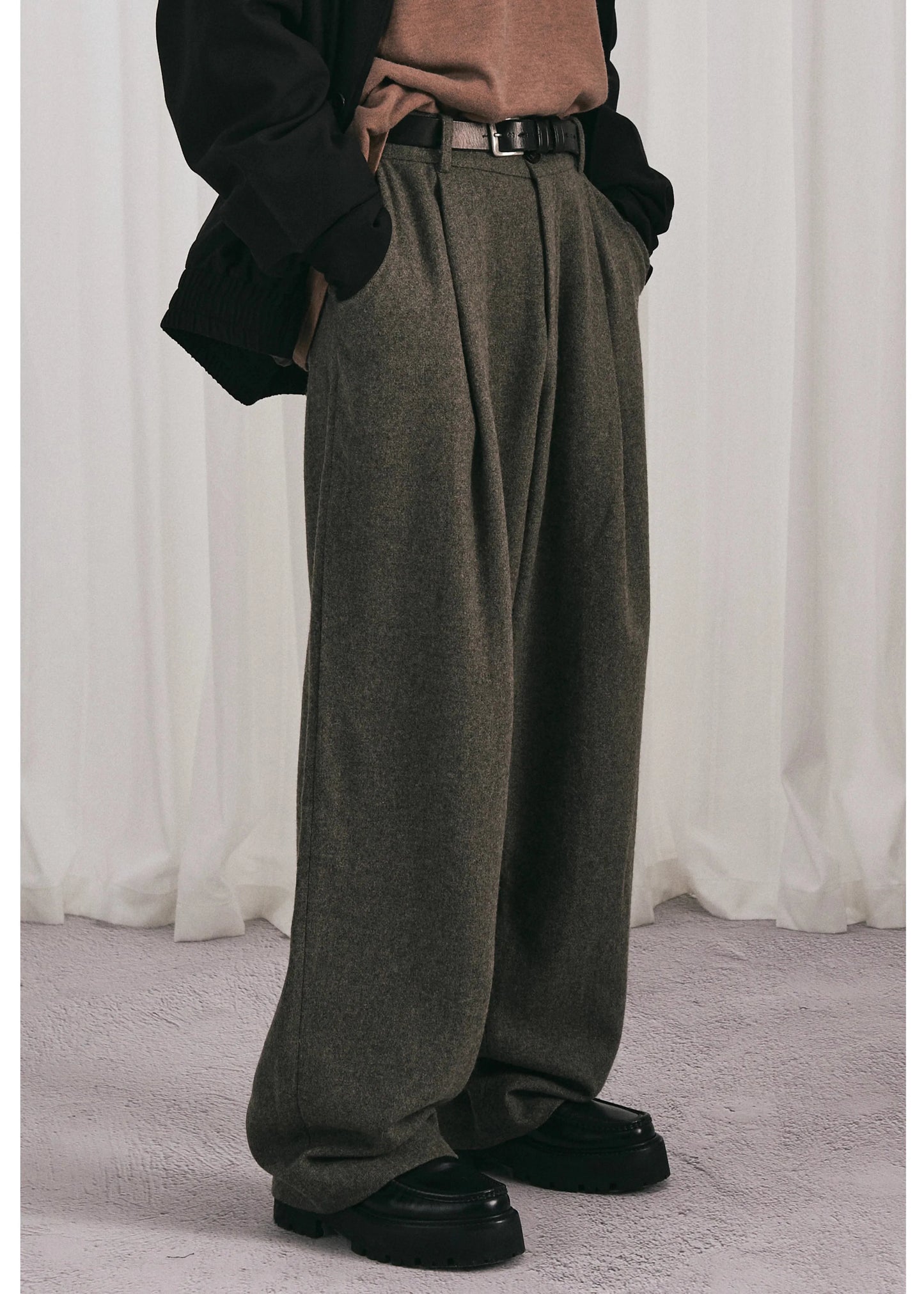 Essential Pleated Wide Leg Trousers - Wool