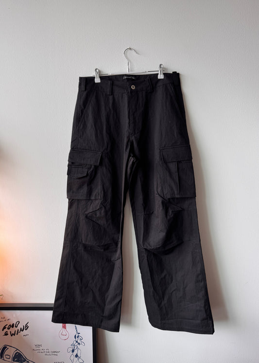 LAID-BACK LOOM Lightweight Wide-Leg Cargo Pants Black (Size: 33)