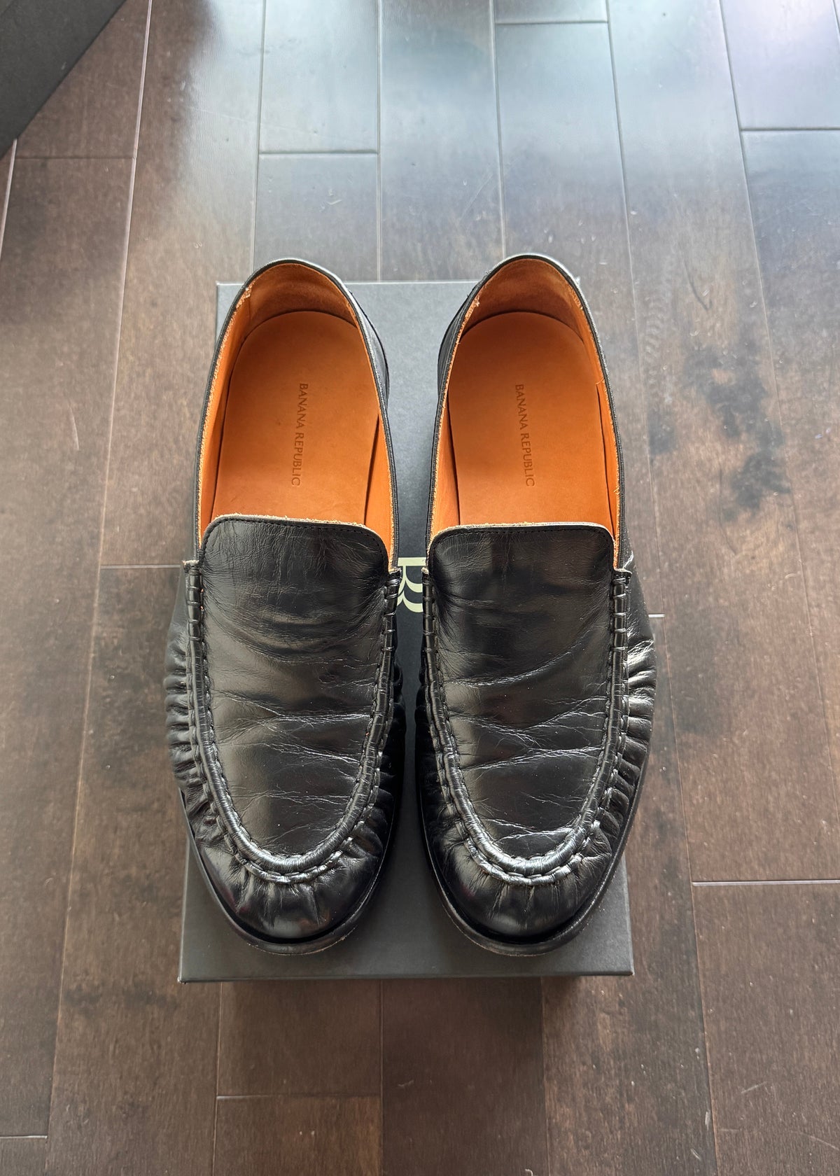 Banana Republic Moc Toe Loafer (Size US8.5)