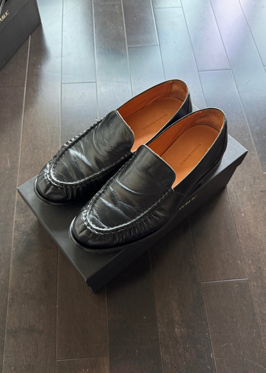 Banana Republic Moc Toe Loafer (Size US8.5)