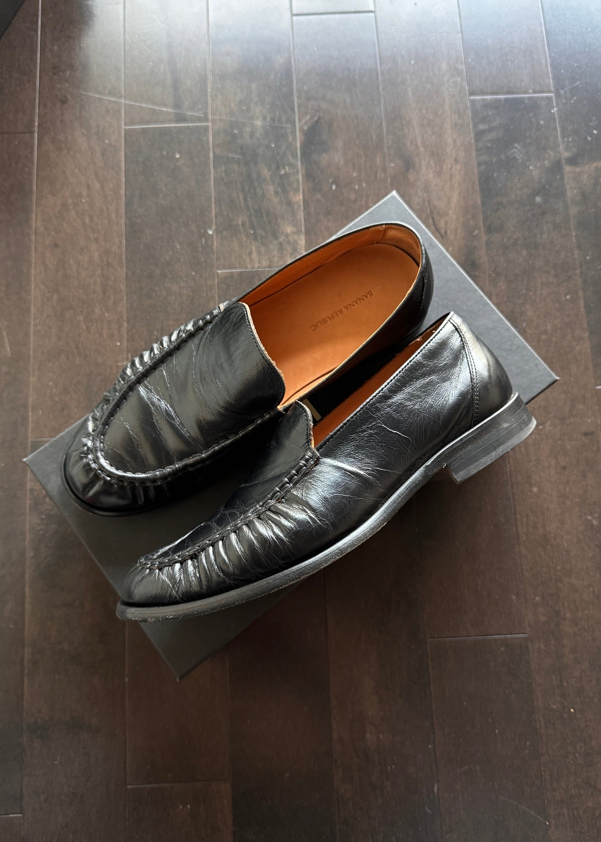 Banana Republic Moc Toe Loafer (Size US8.5)