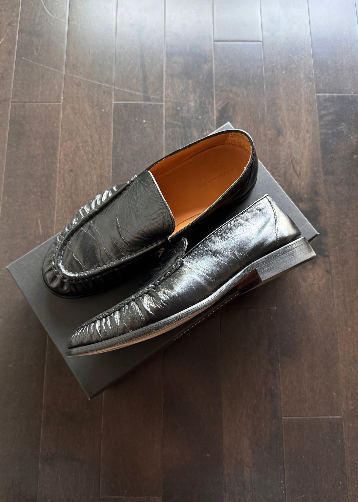 Banana Republic Moc Toe Loafer (Size US9)